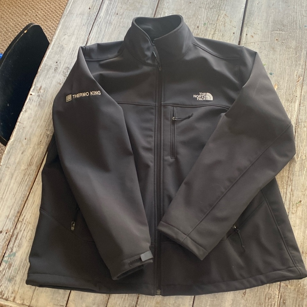 The Northface men’s extra large jacket, Thermoking. Black.